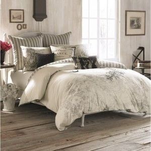 LOOKING FOR: Anthology Amour bedding set